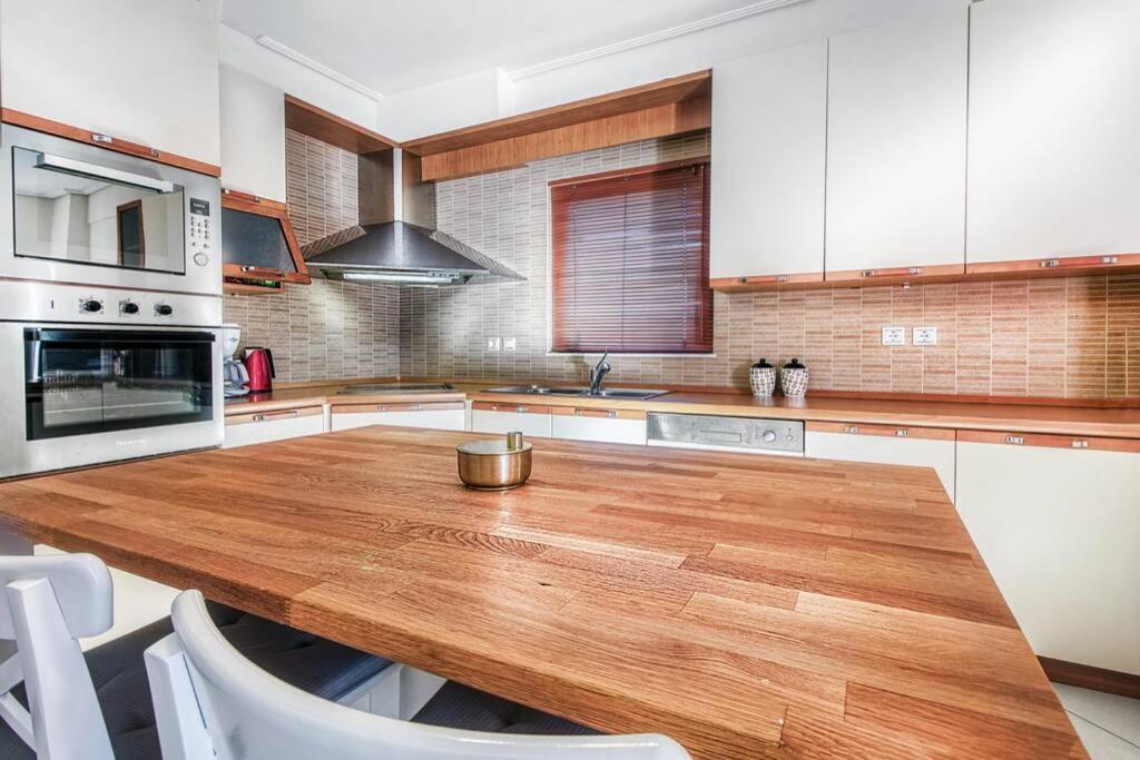 Spacious Apartment In Glyfada Close To The Sea Atene Esterno foto