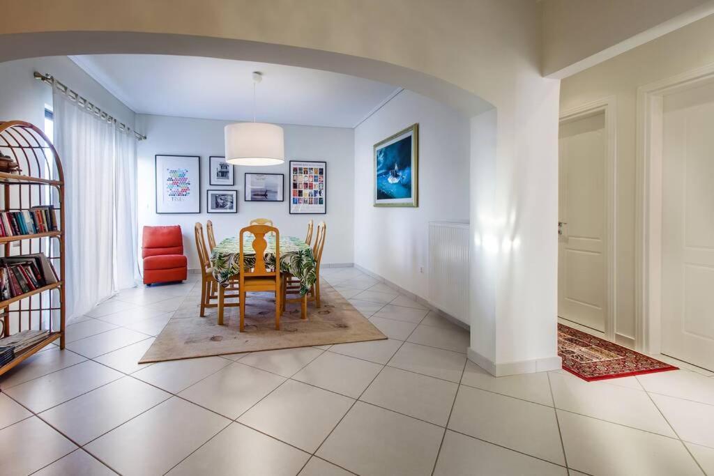 Spacious Apartment In Glyfada Close To The Sea Atene Esterno foto