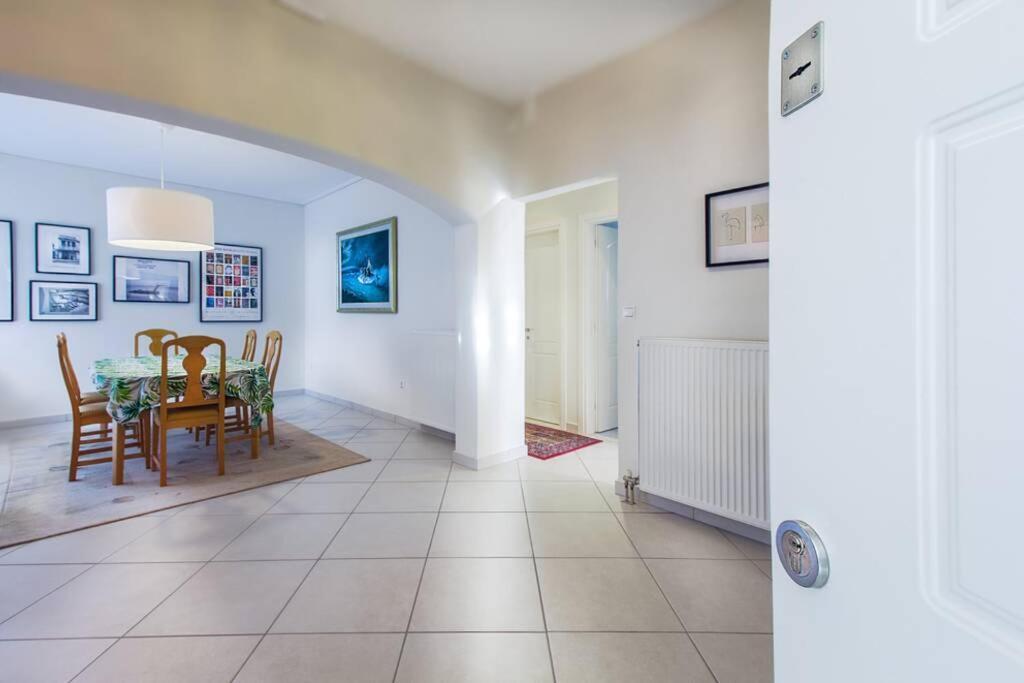 Spacious Apartment In Glyfada Close To The Sea Atene Esterno foto