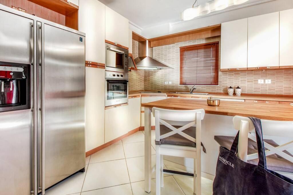 Spacious Apartment In Glyfada Close To The Sea Atene Esterno foto